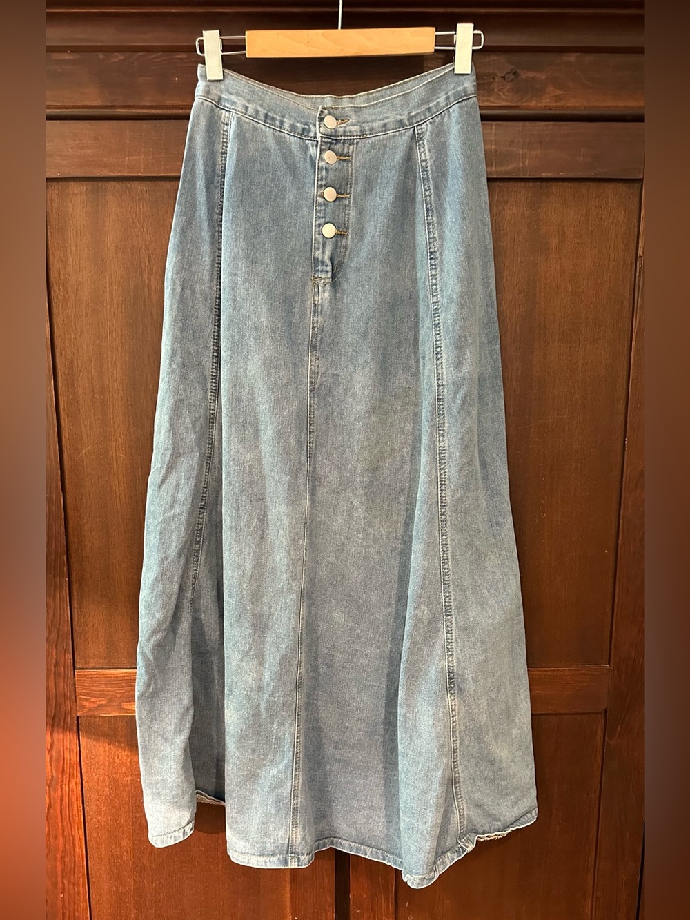 Shein • women’s maxi denim skirt •
Prairie style • button waist